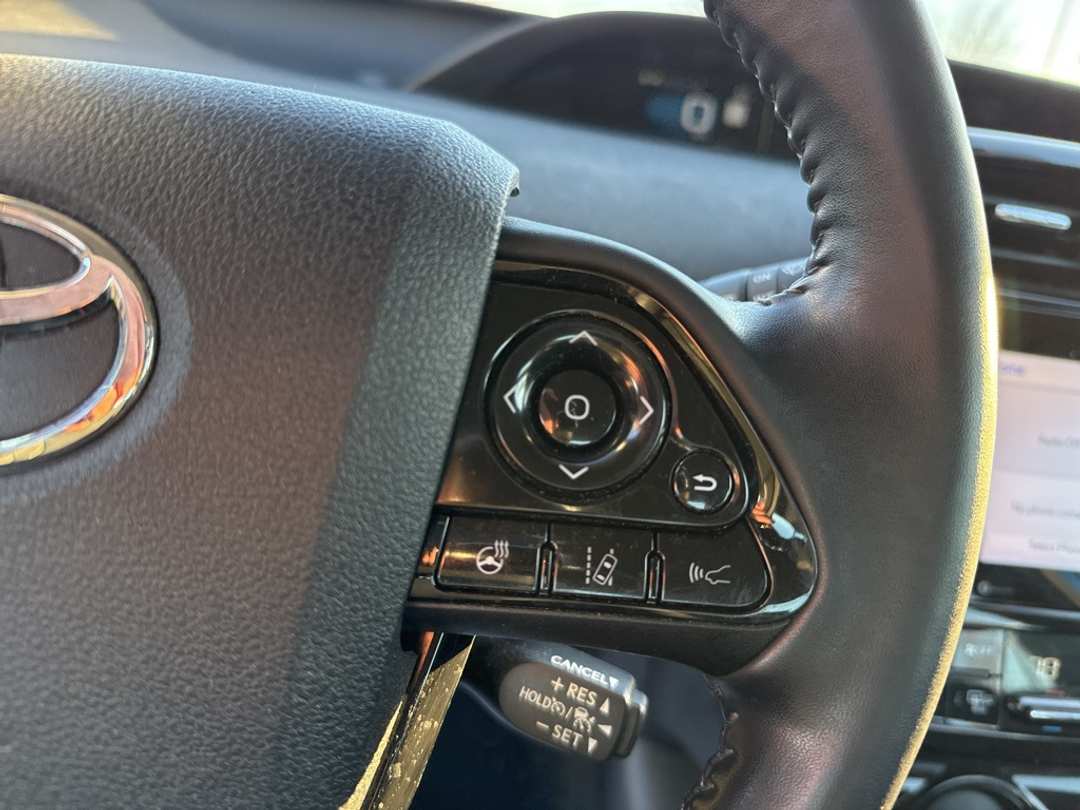 2021 Toyota Prius XLE AWDe - Image 12