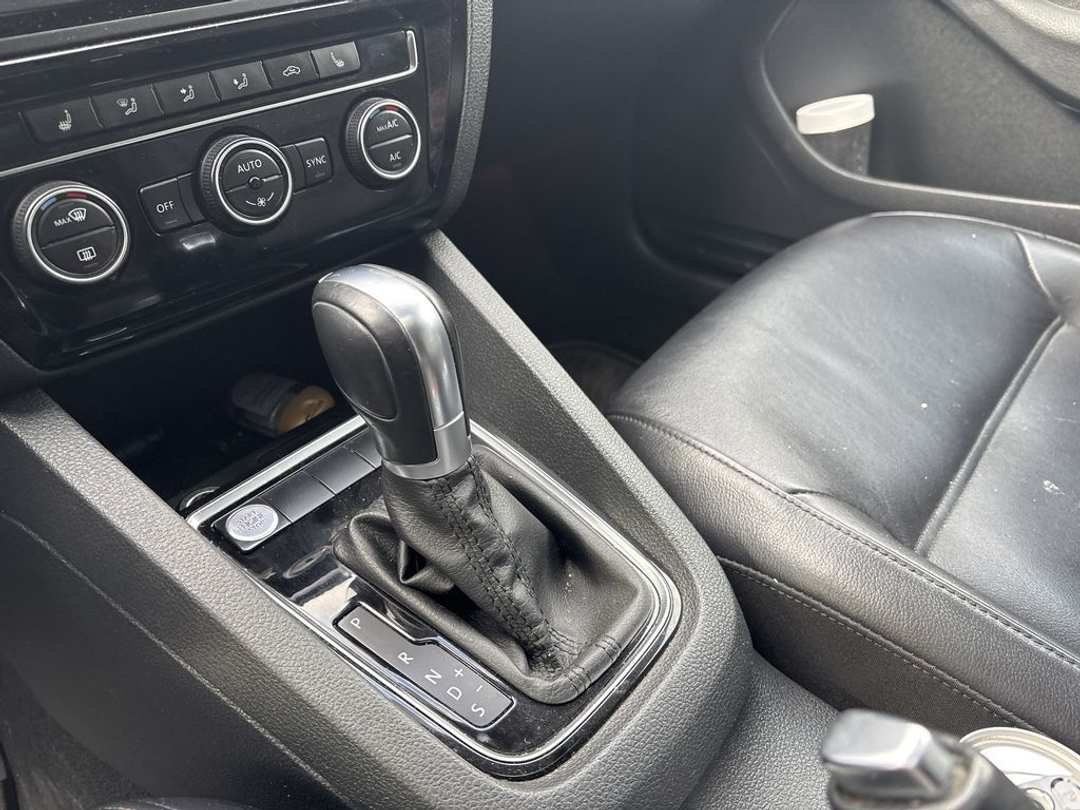 2017 Volkswagen Jetta ST - Image 3