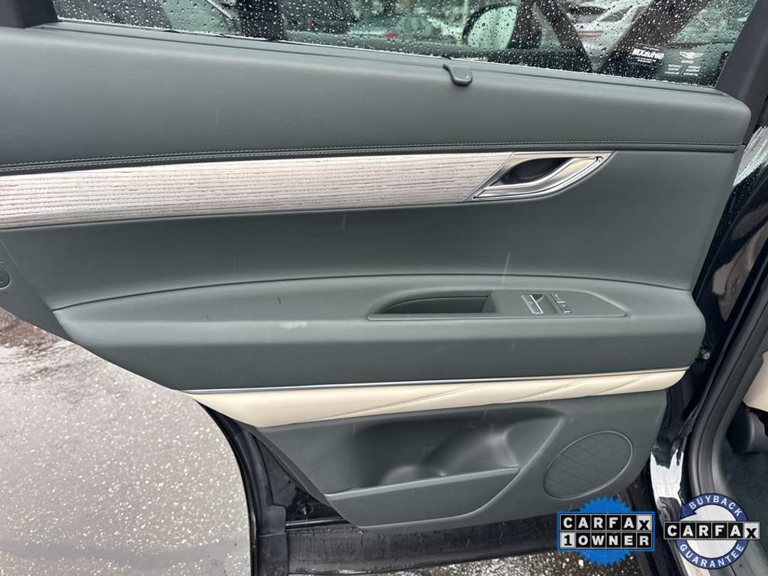 2025 Genesis Gv80 2.5T - Image 37