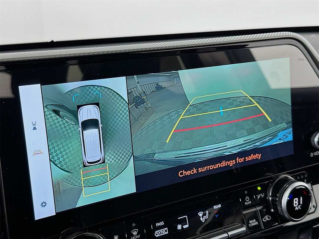 2026 Toyota Highlander Platinum - Image 14