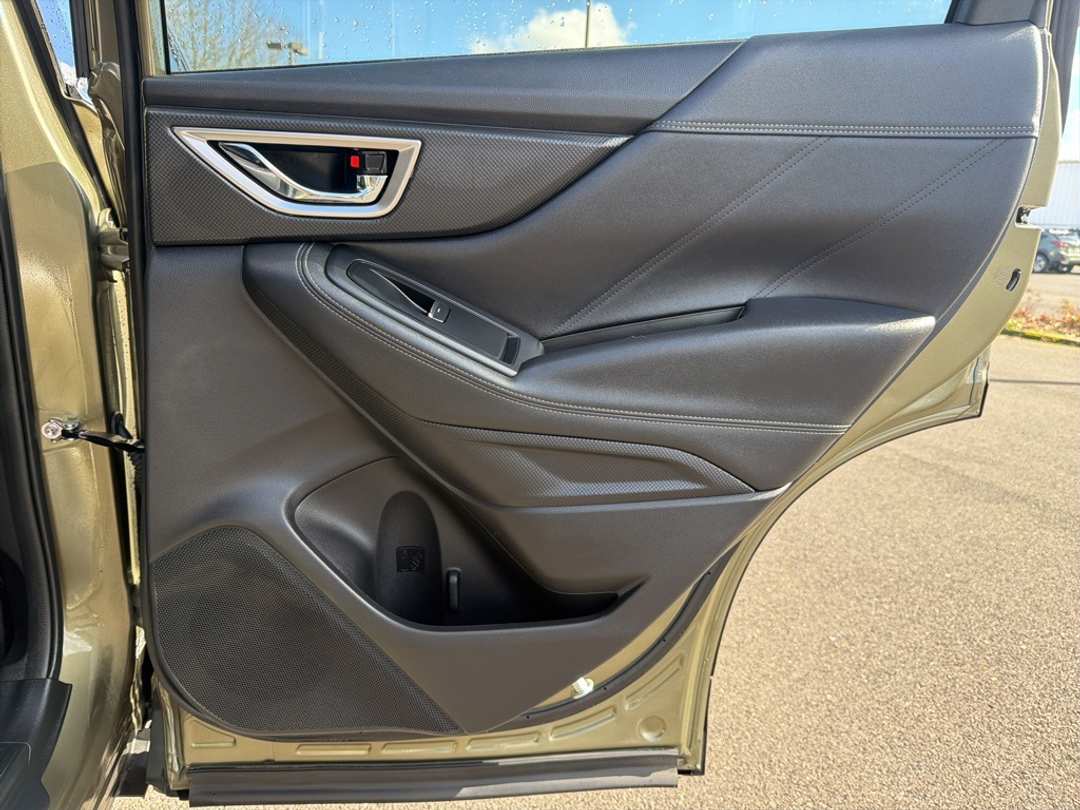 2024 Subaru Forester Touring - Image 23