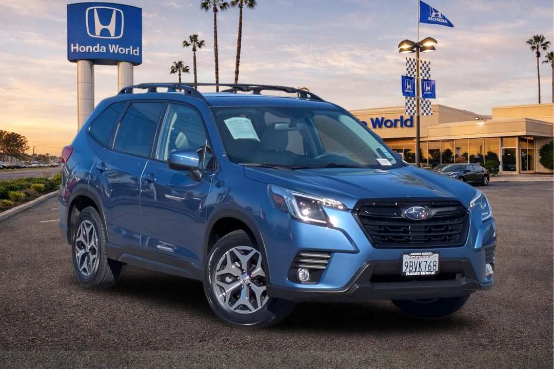 2022 Subaru Forester Premium - Image 2