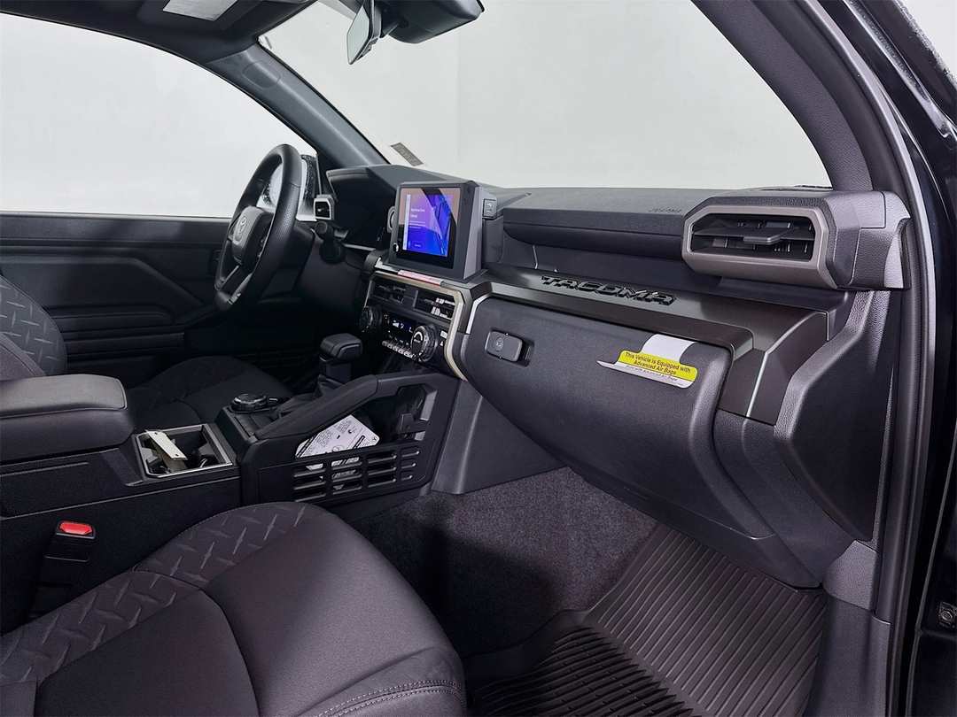 2025 Toyota Tacoma SR5 - Image 28