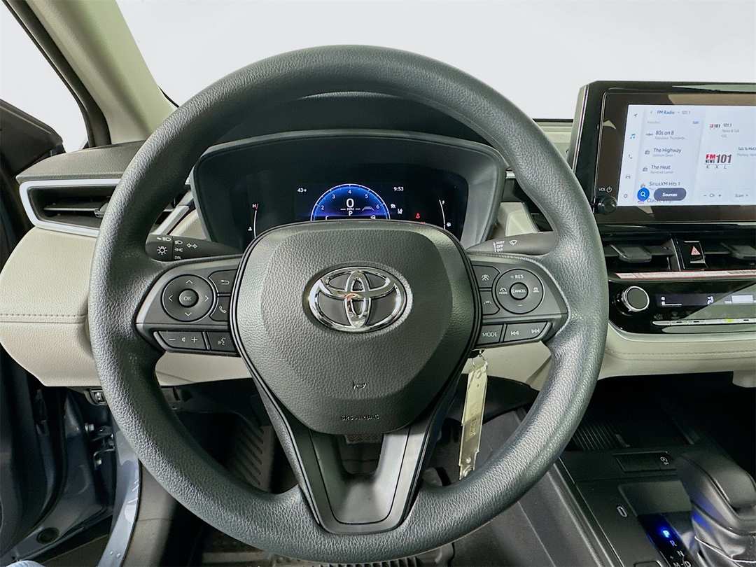 2026 Toyota Corolla Cross L - Image 11