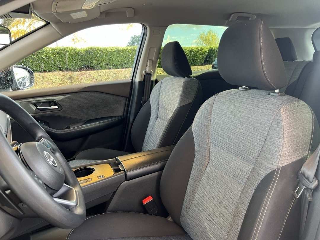 2023 Nissan Rogue SV - Image 13