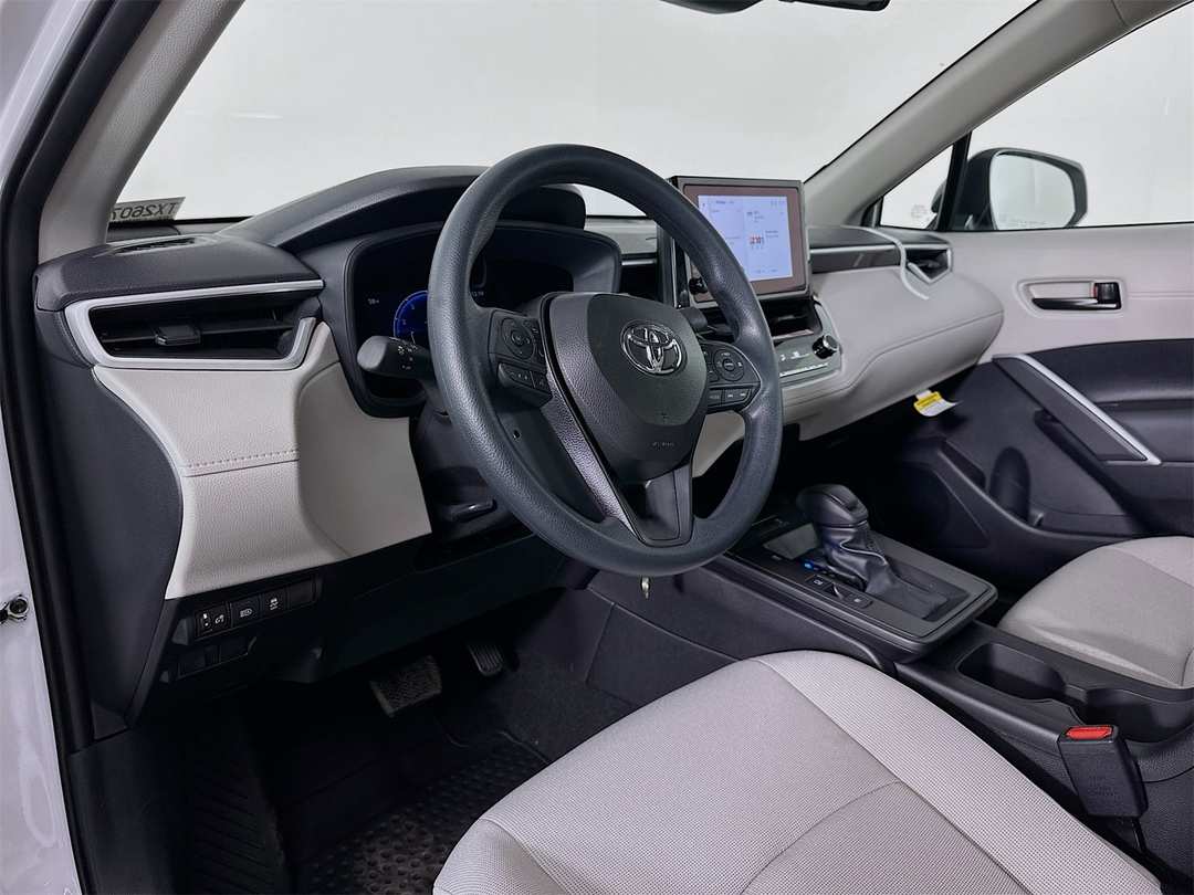 2026 Toyota Corolla Cross L - Image 9