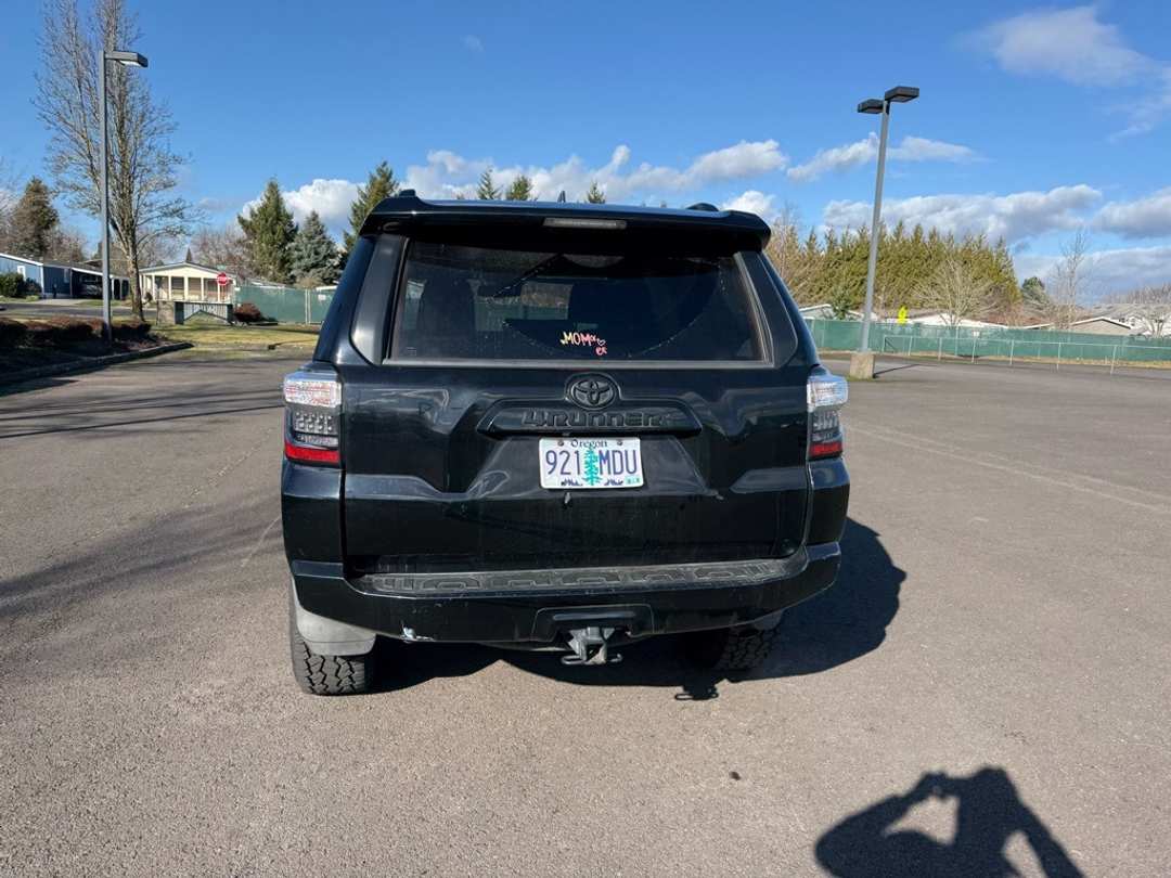 2020 Toyota 4Runner SR5 Premium - Image 6