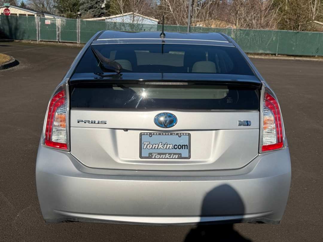 2015 Toyota Prius Two - Image 7