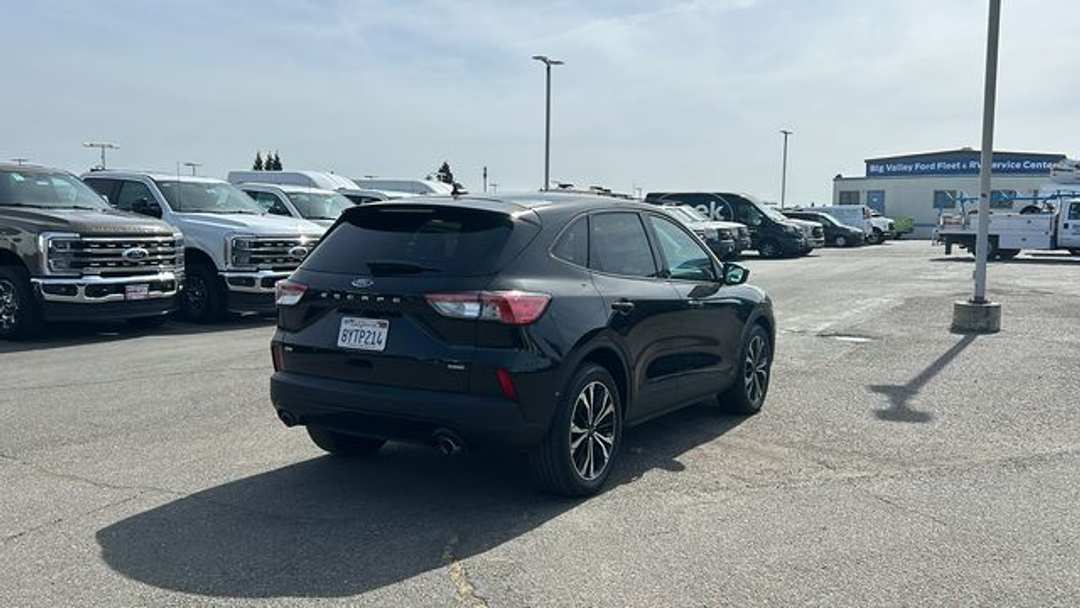 2021 Ford Escape SE Hybrid - Image 3