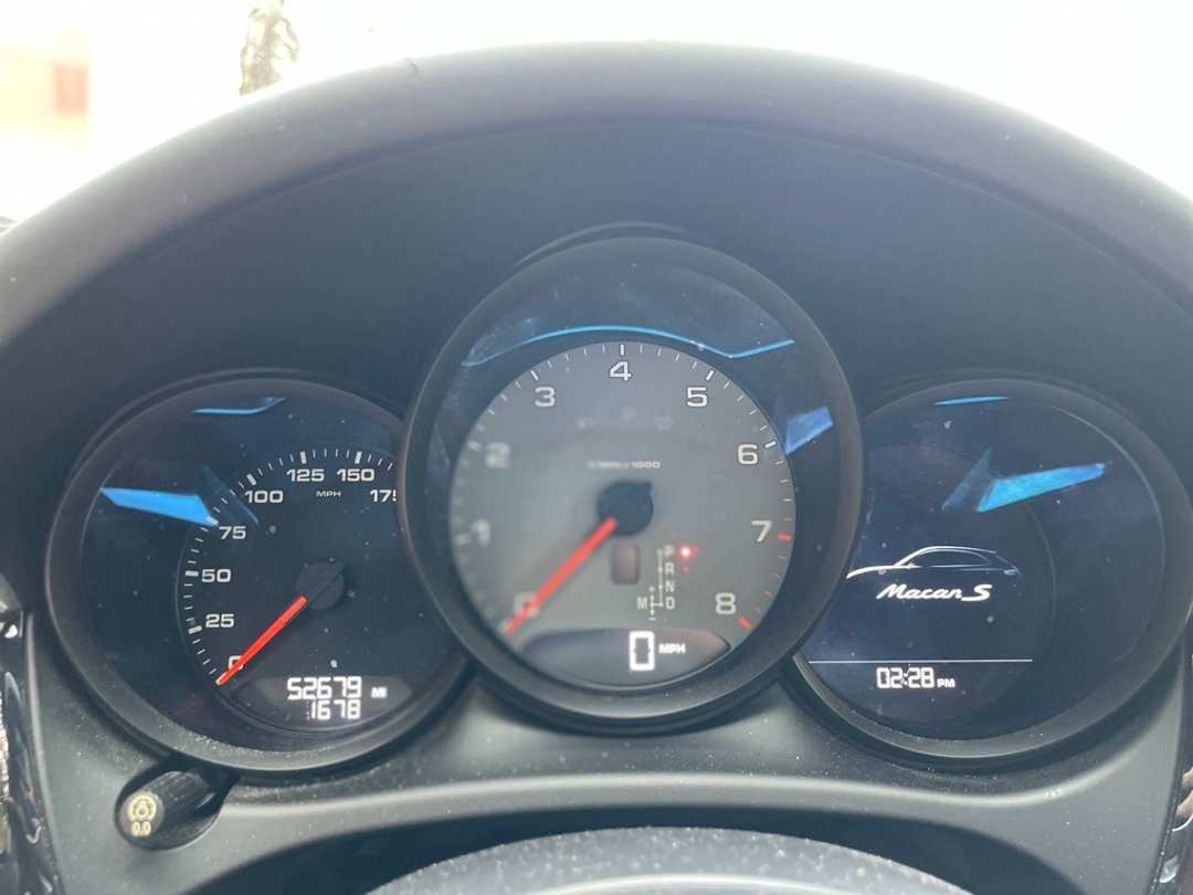 2018 Porsche Macan S - Image 14