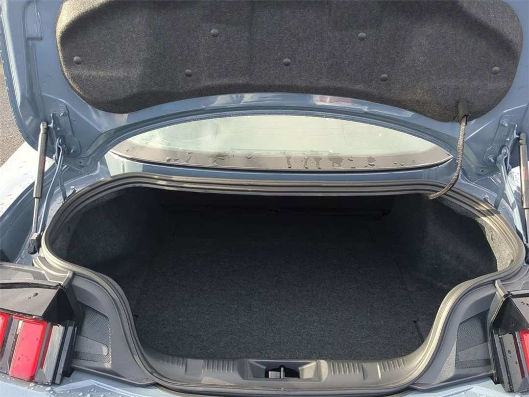 2026 Ford Mustang EcoBoost - Image 24