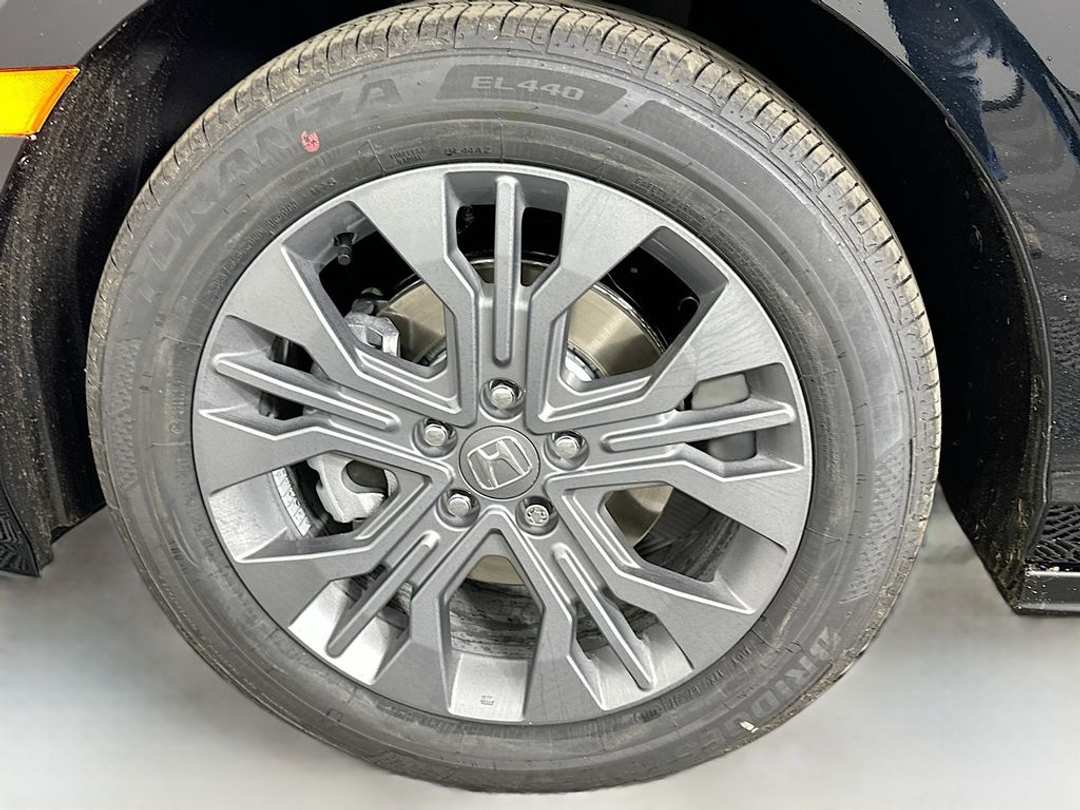 2026 Honda Odyssey Touring - Image 34