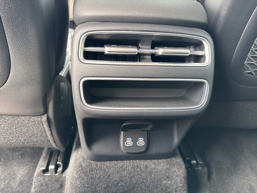 2026 Genesis Electrified Gv70 - Image 47