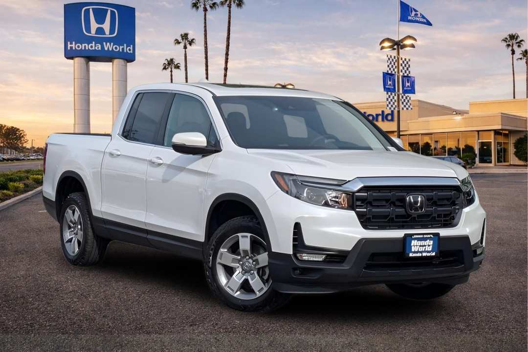 2025 Honda Ridgeline RTL - Image 2