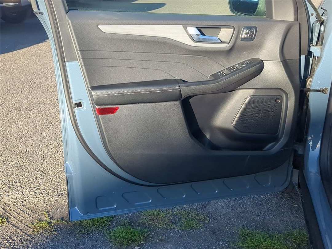 2025 Ford Escape Base - Image 9