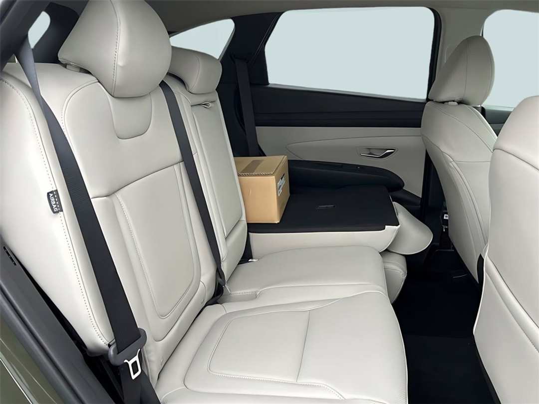 2026 Hyundai Tucson SEL Premium - Image 13