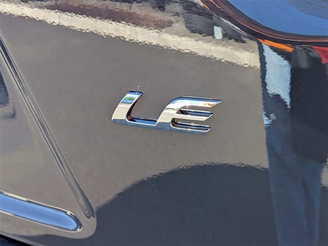 2025 Toyota Corolla LE - Image 28