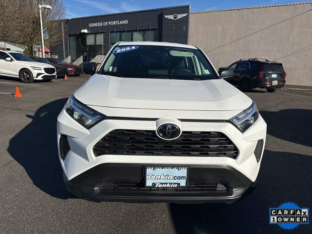 2024 Toyota Rav4 LE - Image 9