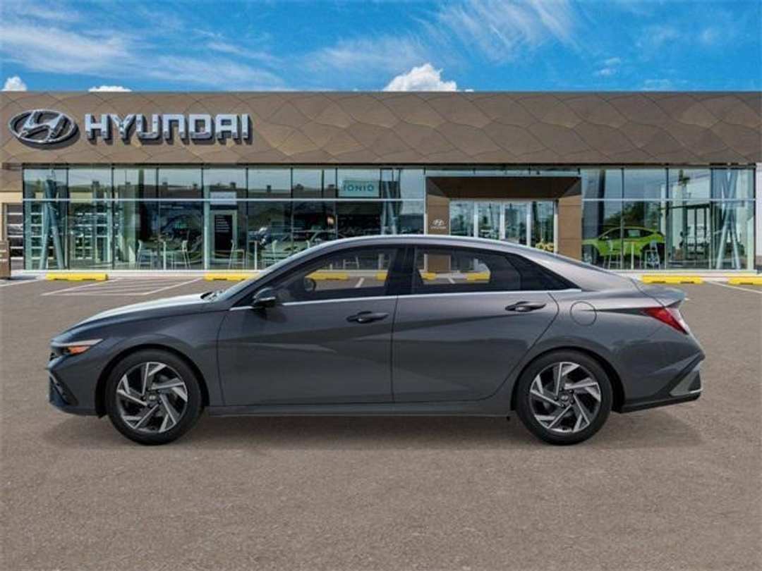 2026 Hyundai Elantra Limited - Image 3