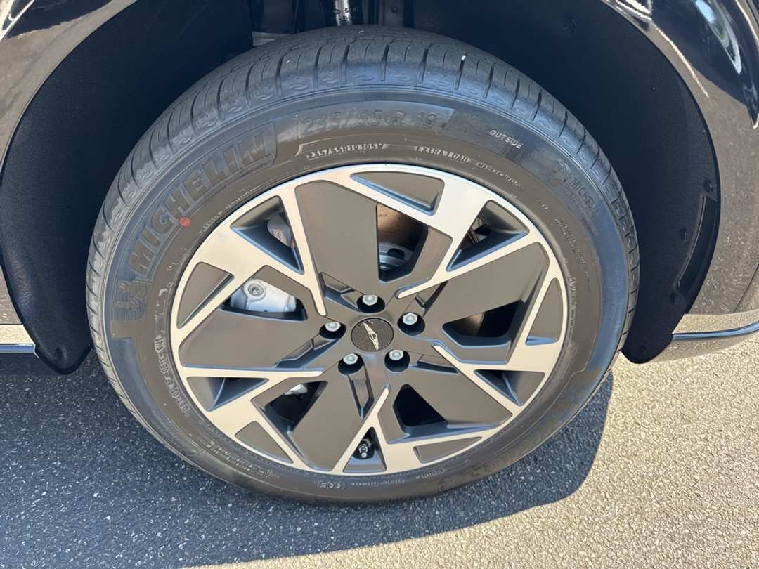 2026 Genesis Electrified Gv70 - Image 9