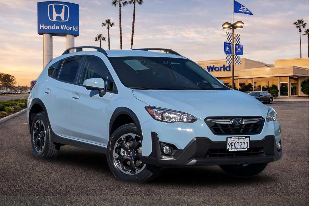 2023 Subaru Crosstrek Premium - Image 2