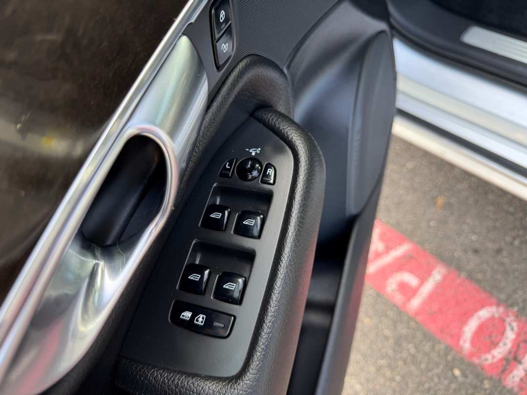 2018 Volvo Xc90 T6 Momentum - Image 14