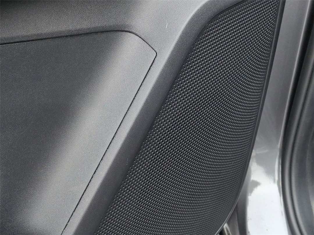 2025 Ford Ranger XLT - Image 11