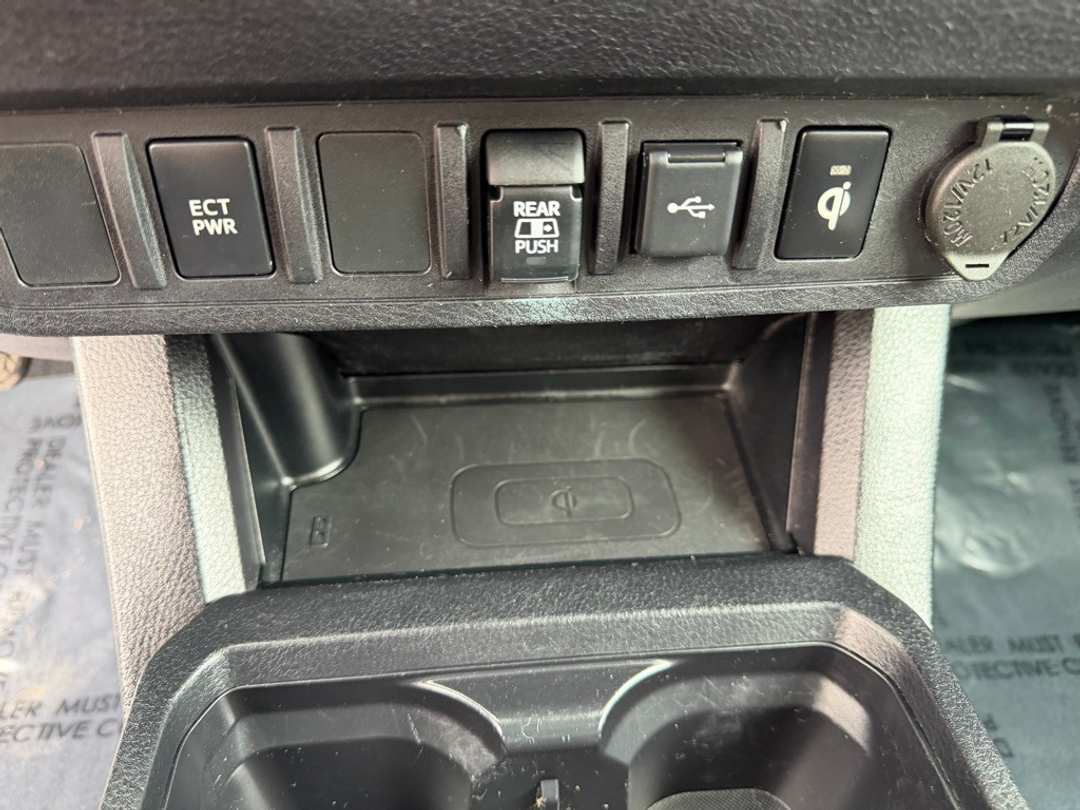 2020 Toyota Tacoma TRD Sport - Image 25