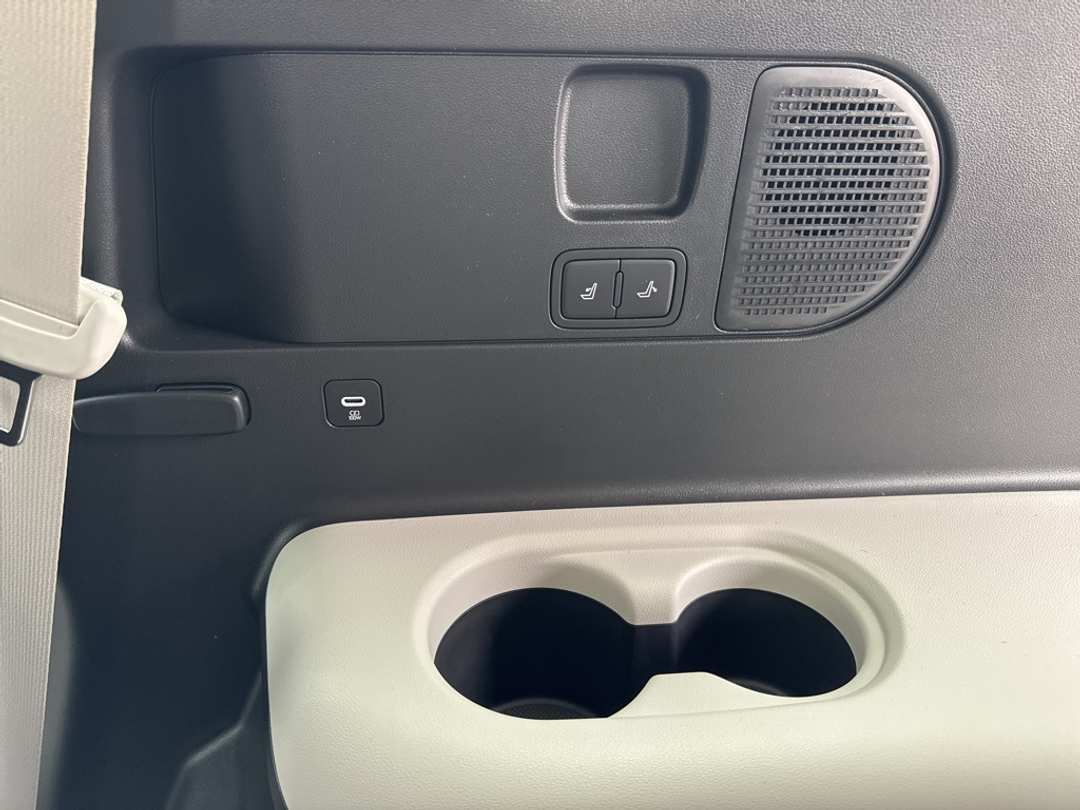 2026 Hyundai Ioniq 9 Performance Limited - Image 45