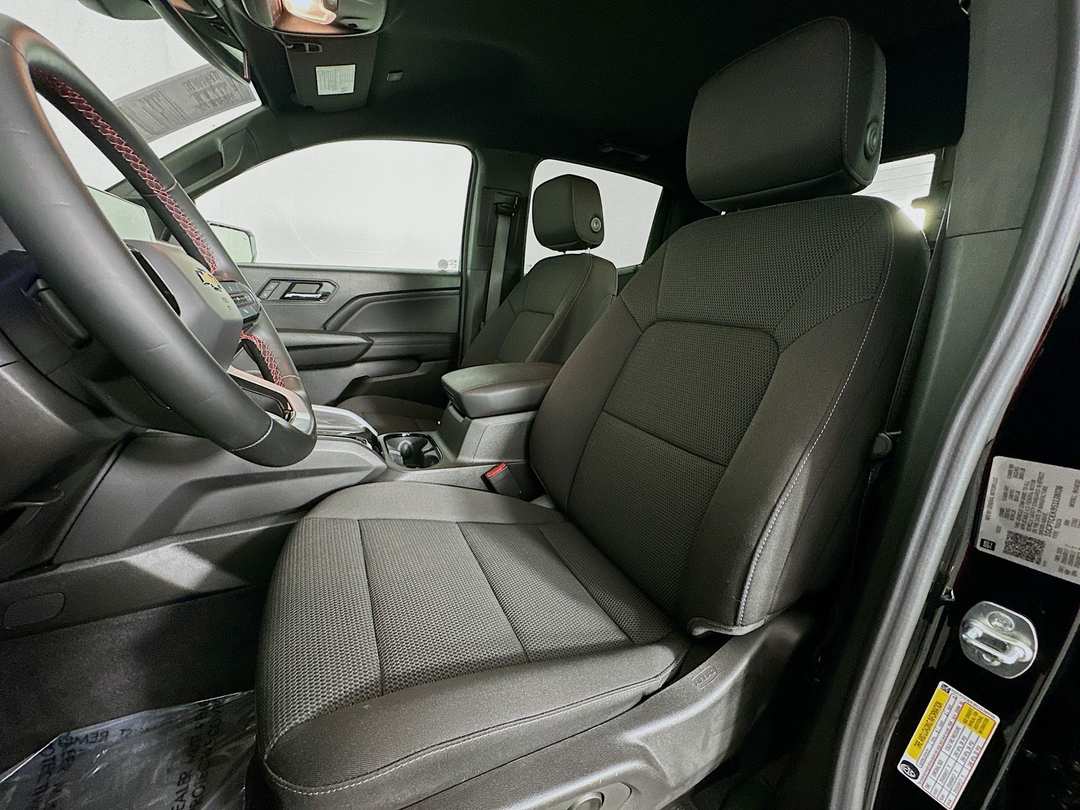 2025 Chevrolet Colorado LT - Image 22