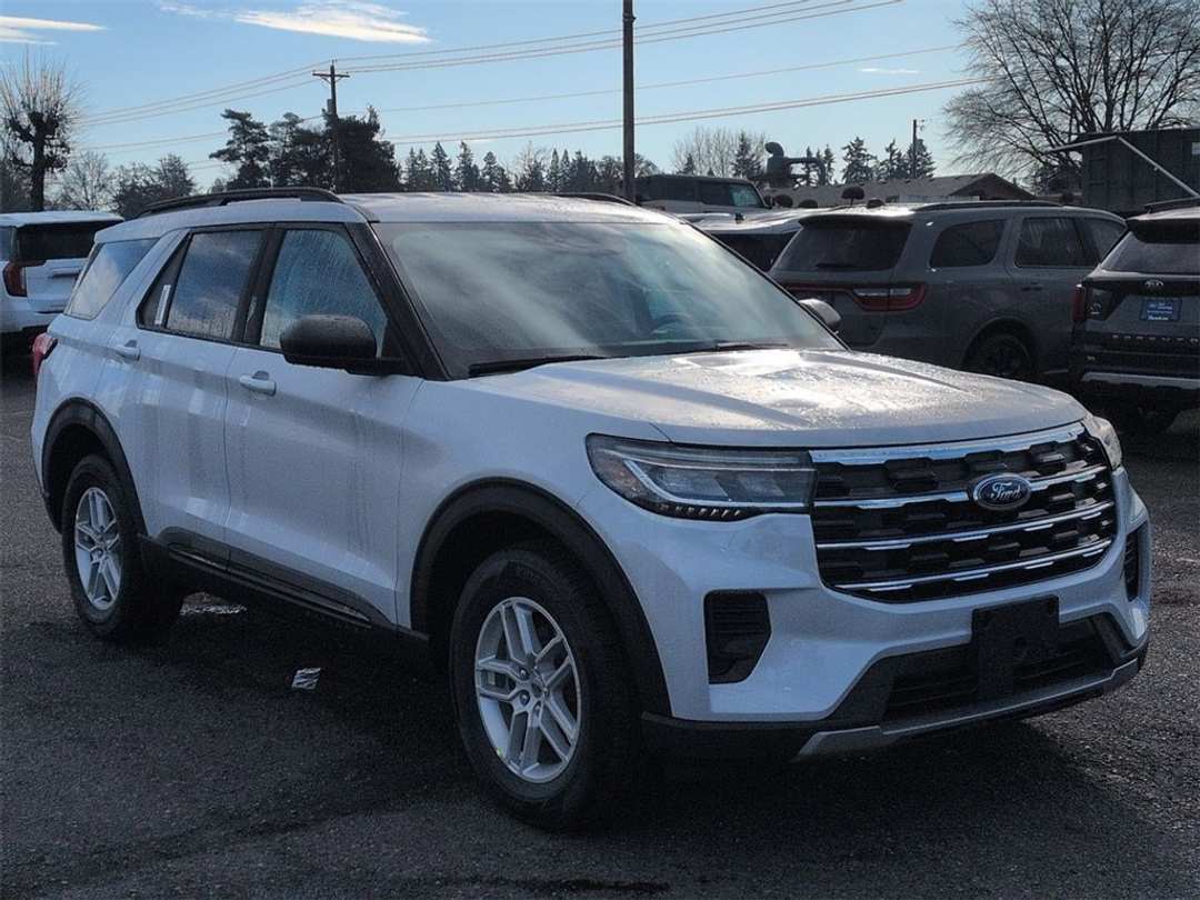 2026 Ford Explorer Active - Image 7