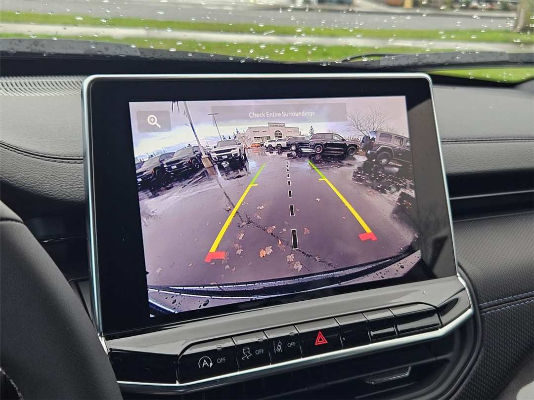 2026 Jeep Compass Latitude - Image 21