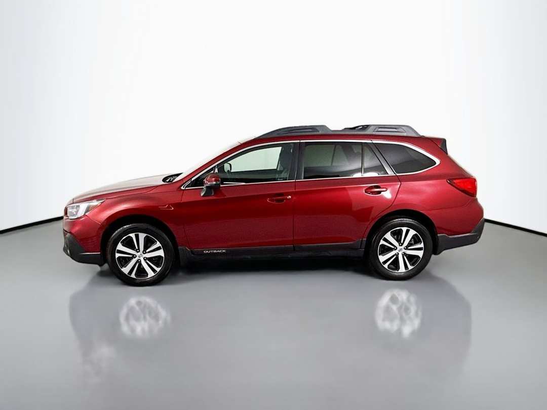 2018 Subaru Outback 2.5i - Image 2