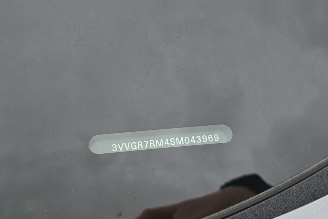 2025 Volkswagen Tiguan 2.0T SE RLine Black - Image 2