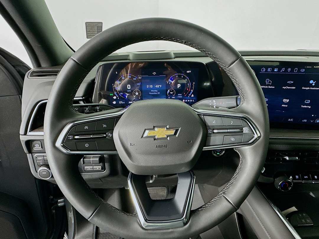 2025 Chevrolet Suburban LS - Image 11