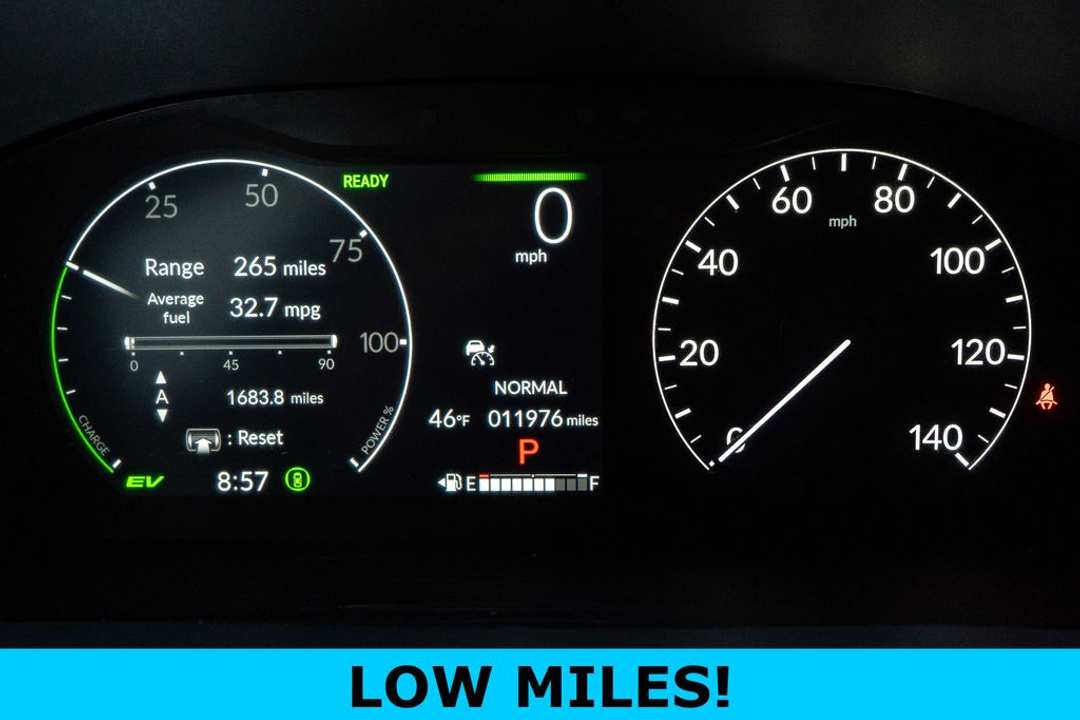 2024 Honda CR-V Sport Touring - Image 3