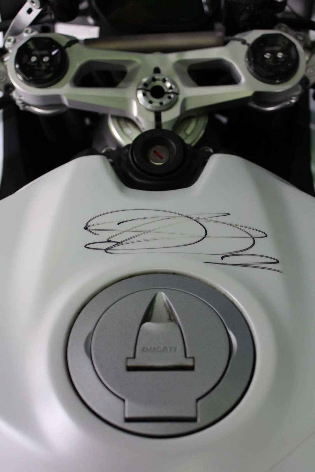 2023 Ducati Panigale V2 - Image 10