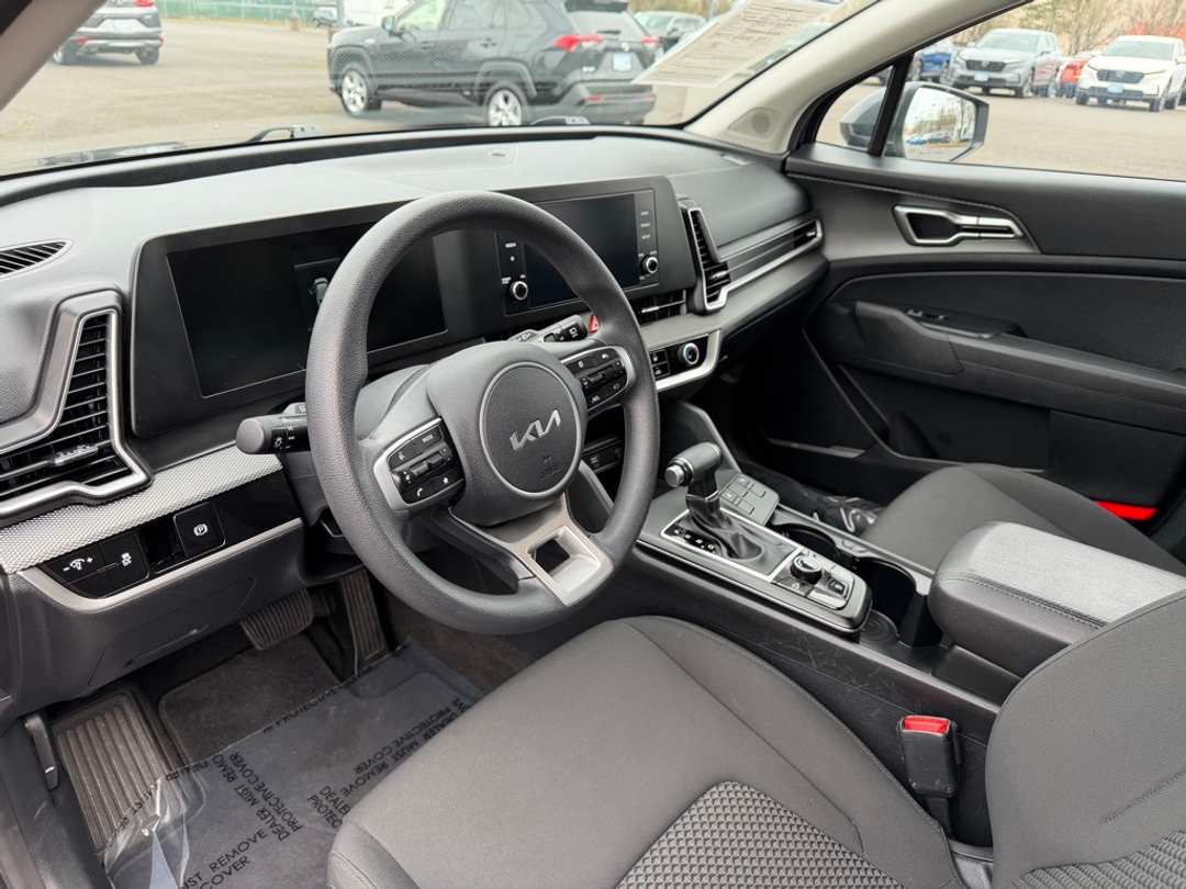 2024 Kia Sportage LX - Image 16