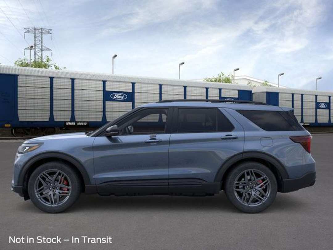 2026 Ford Explorer ST - Image 3