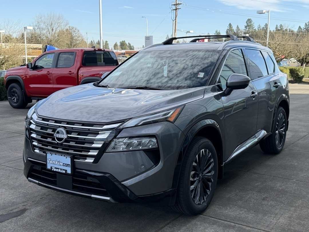 2026 Nissan Rogue Platinum - Image 4