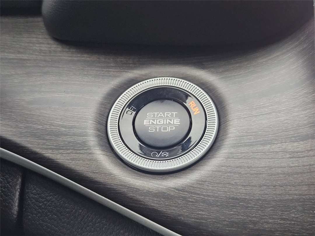 2025 Jeep Grand Cherokee L Limited - Image 17