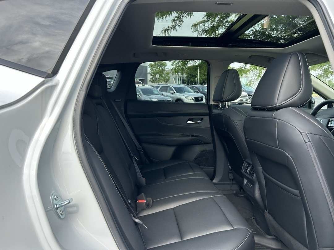 2025 Nissan Murano SL - Image 28