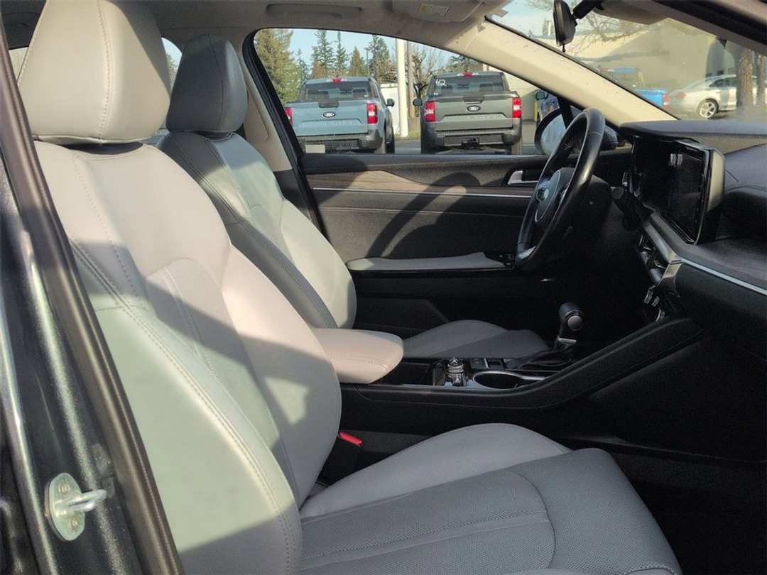 2021 Kia K5 EX - Image 32