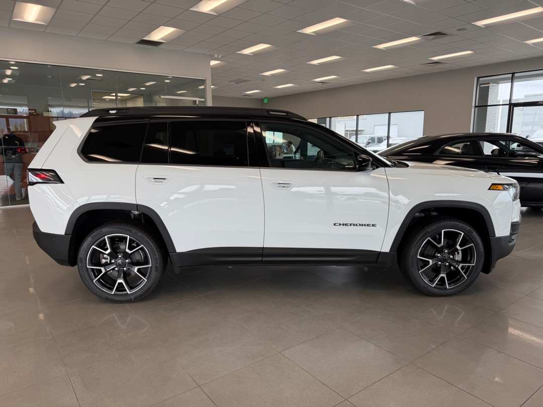 2026 Jeep Cherokee Overland - Image 10