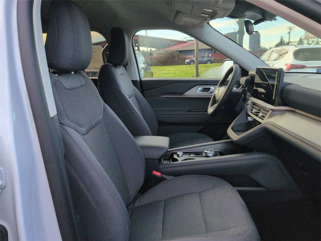 2026 Ford Explorer Active - Image 28