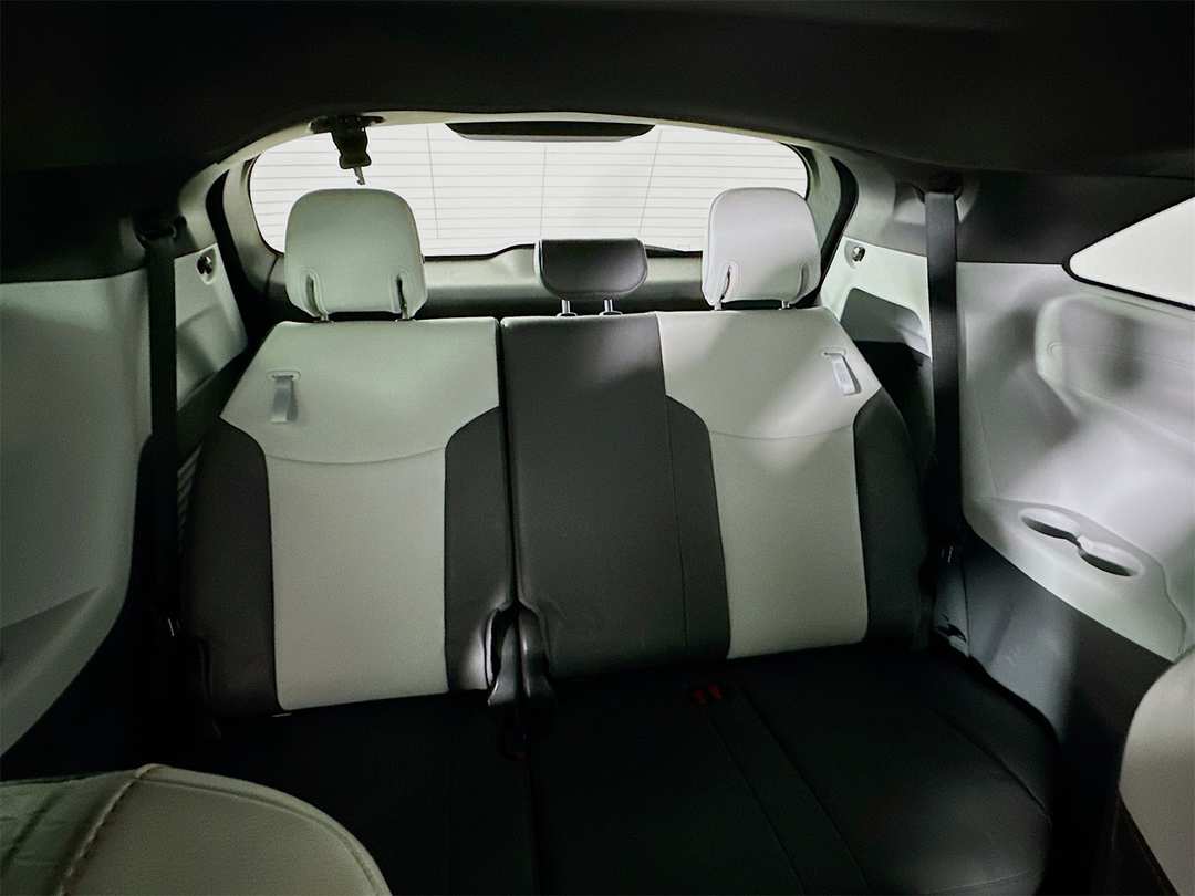 2022 Toyota Sienna XSE - Image 28