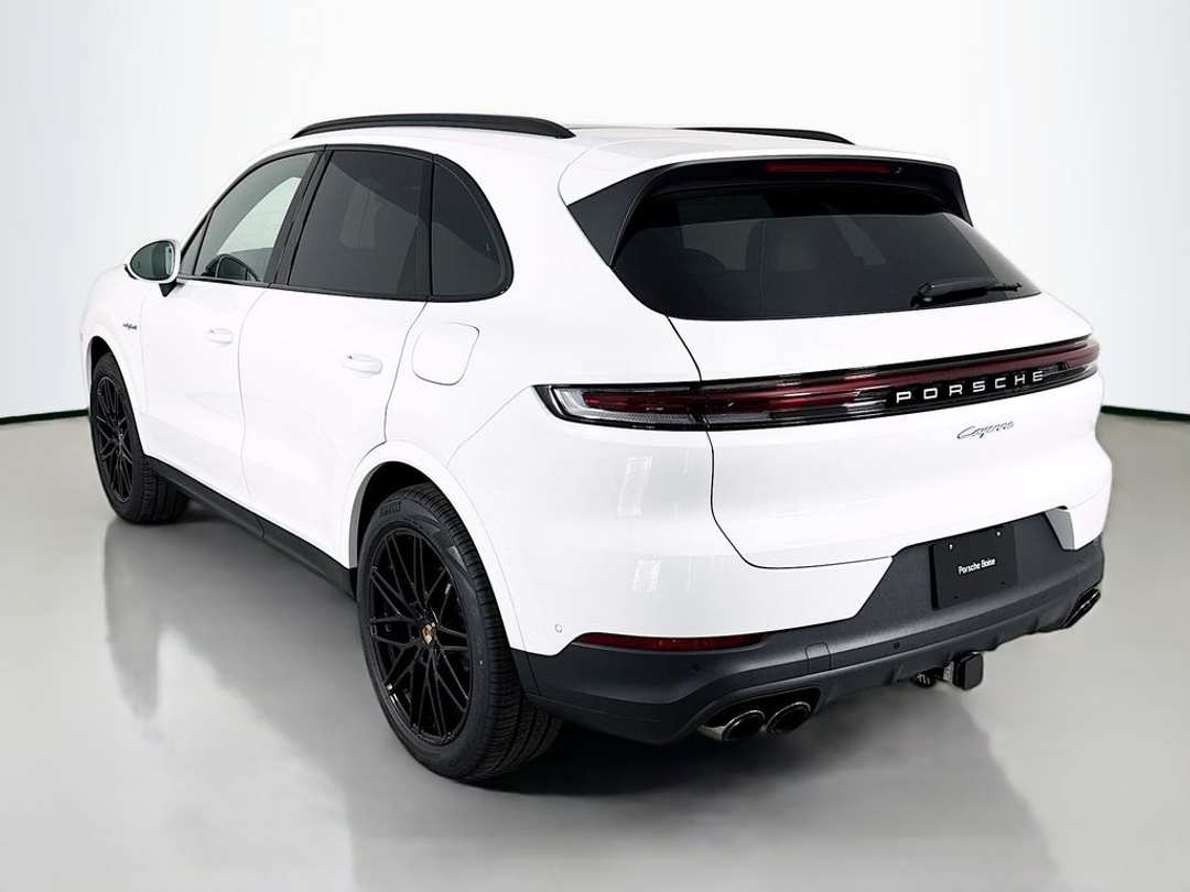 2026 Porsche Cayenne E-Hybrid - Image 3