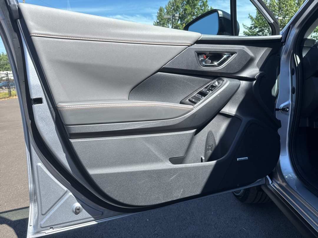 2025 Subaru Crosstrek Limited - Image 9