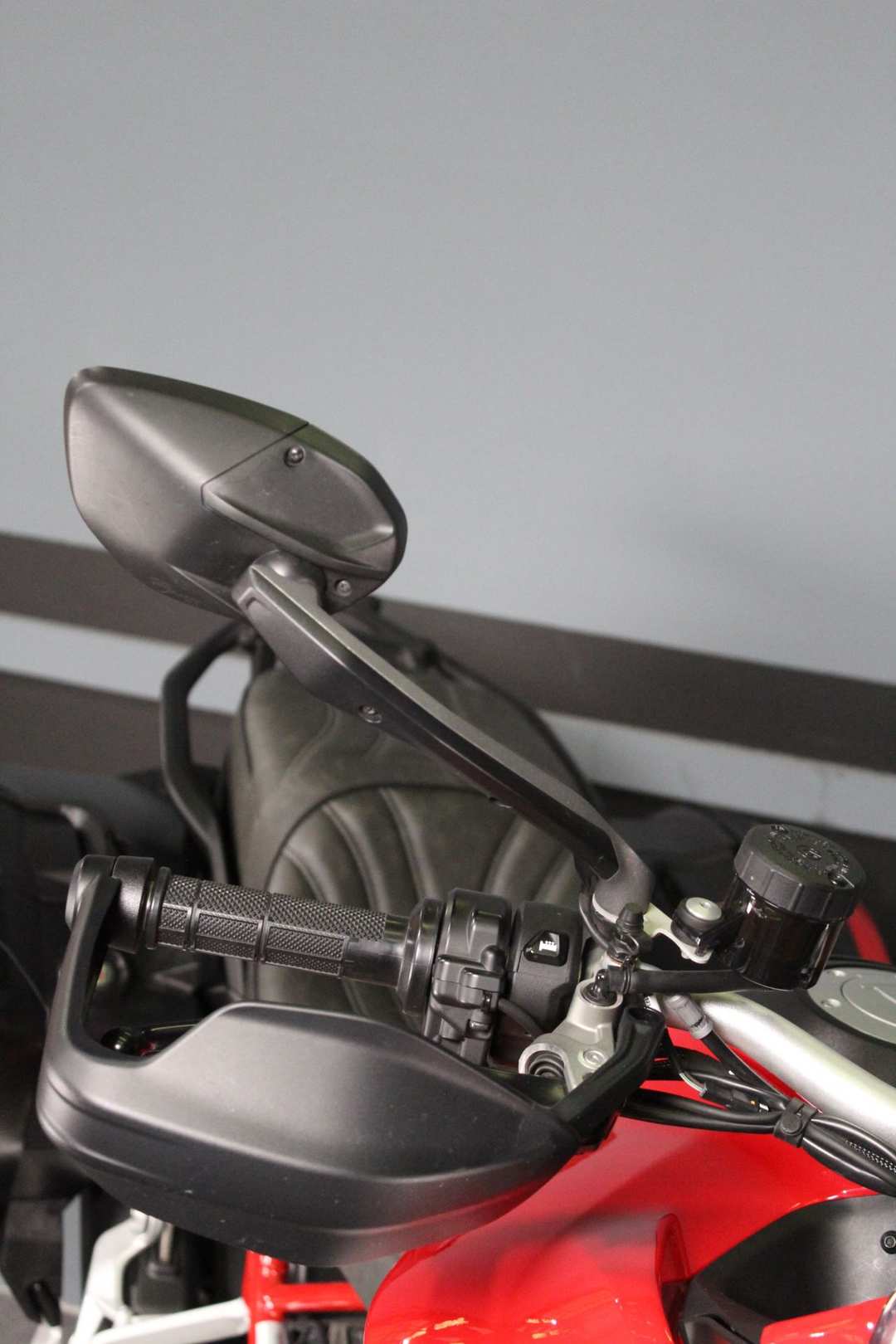 2022 Ducati Multistrada V4 S Travel & Radar - Image 11