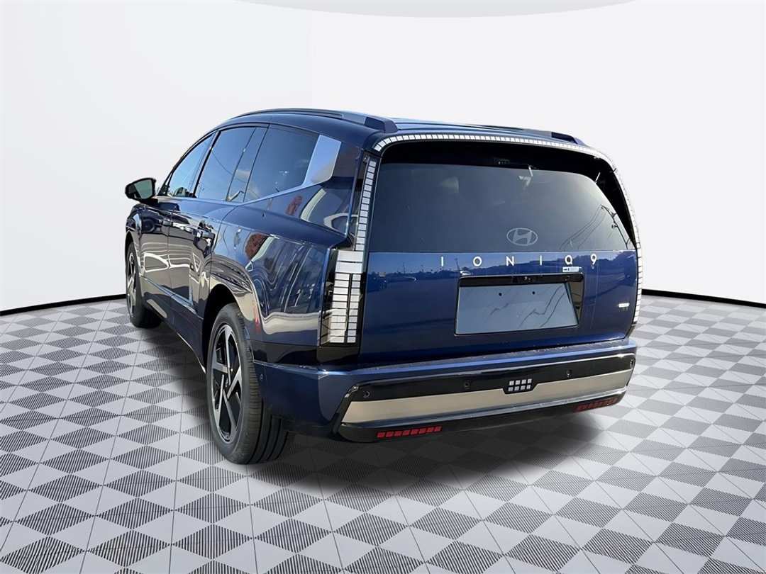 2026 Hyundai Ioniq 9 Performance Calligraphy - Image 5